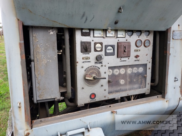 Zespół spalinowo-elektryczny PAD-30-3/400/P1 (30 kW, 380 V, 50 Hz) na przyczepie 1-os. (ładowność 1,5 t) 
